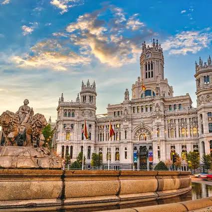 Cibeles Fountain and Palacio de Cibeles in Madrid